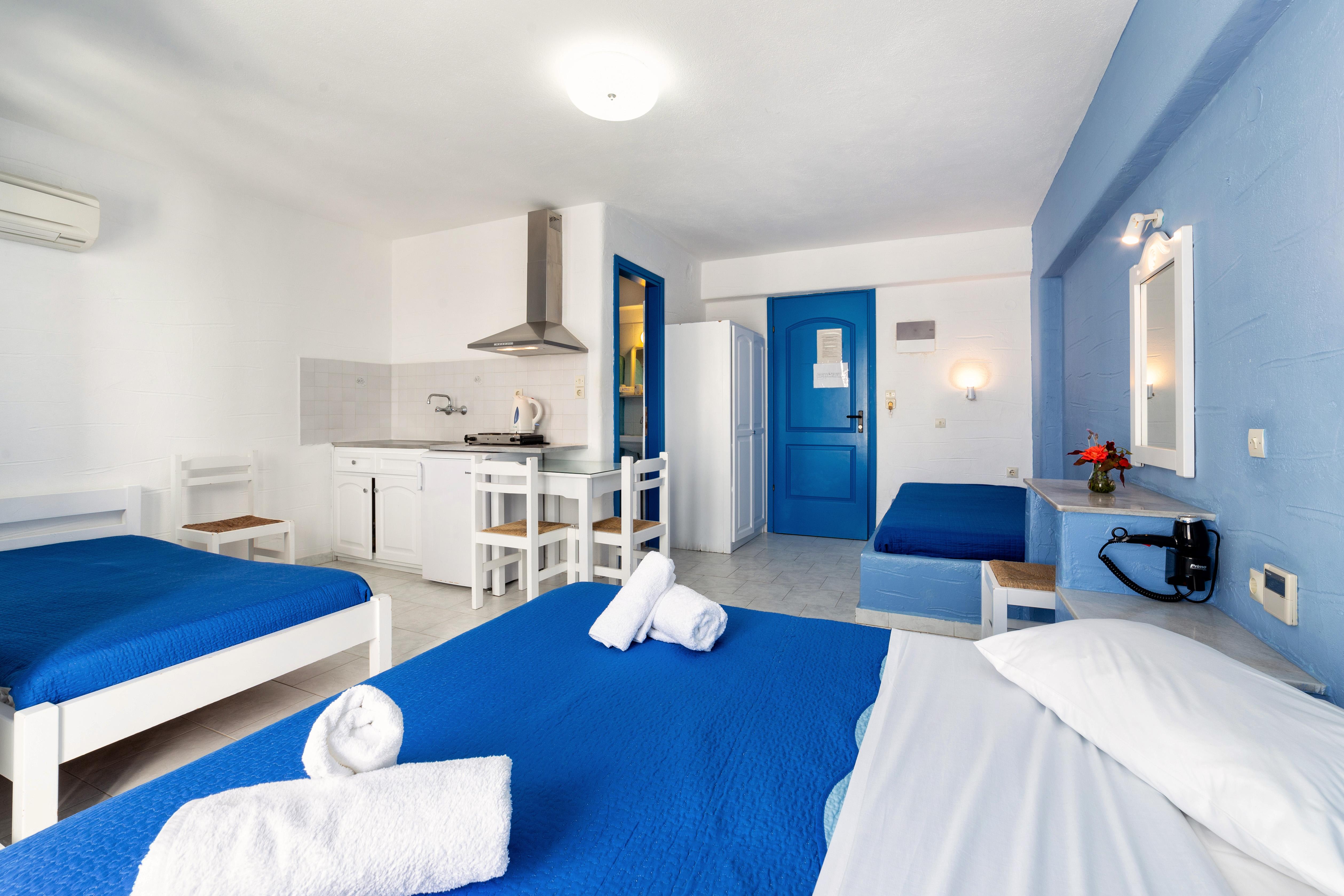 Aparthotel Stratos & 3*
