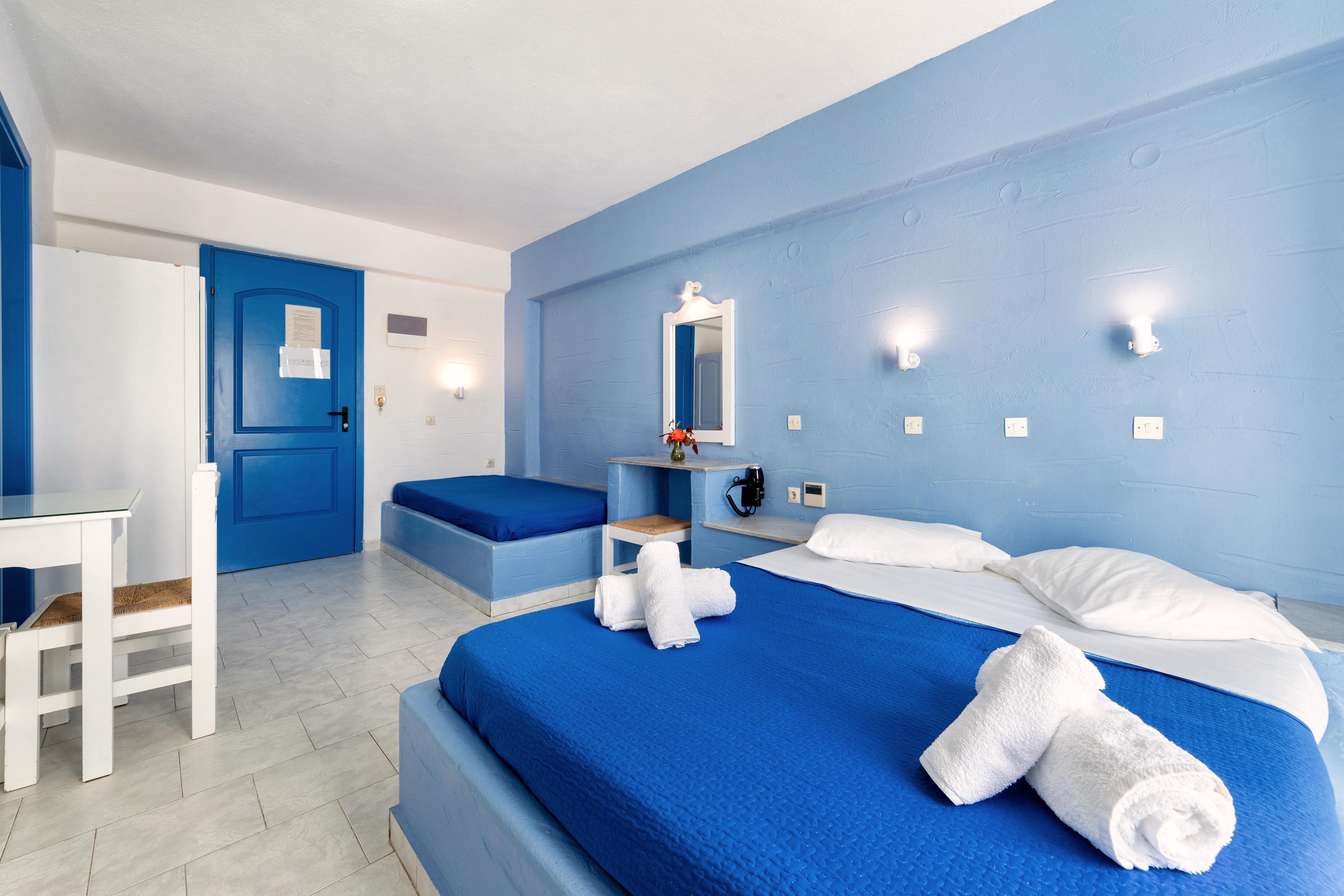 Aparthotel Stratos &