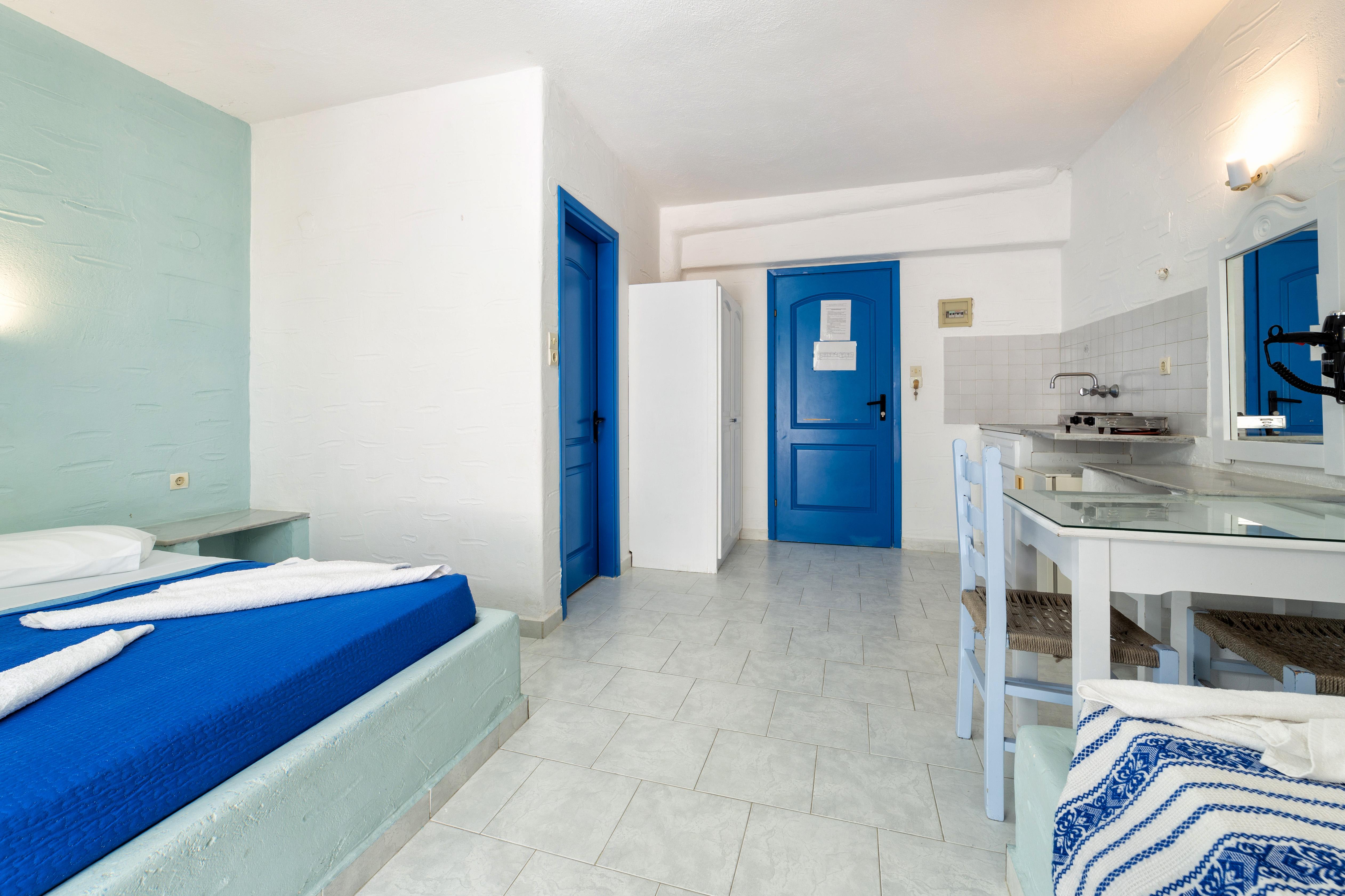 Aparthotel Stratos &