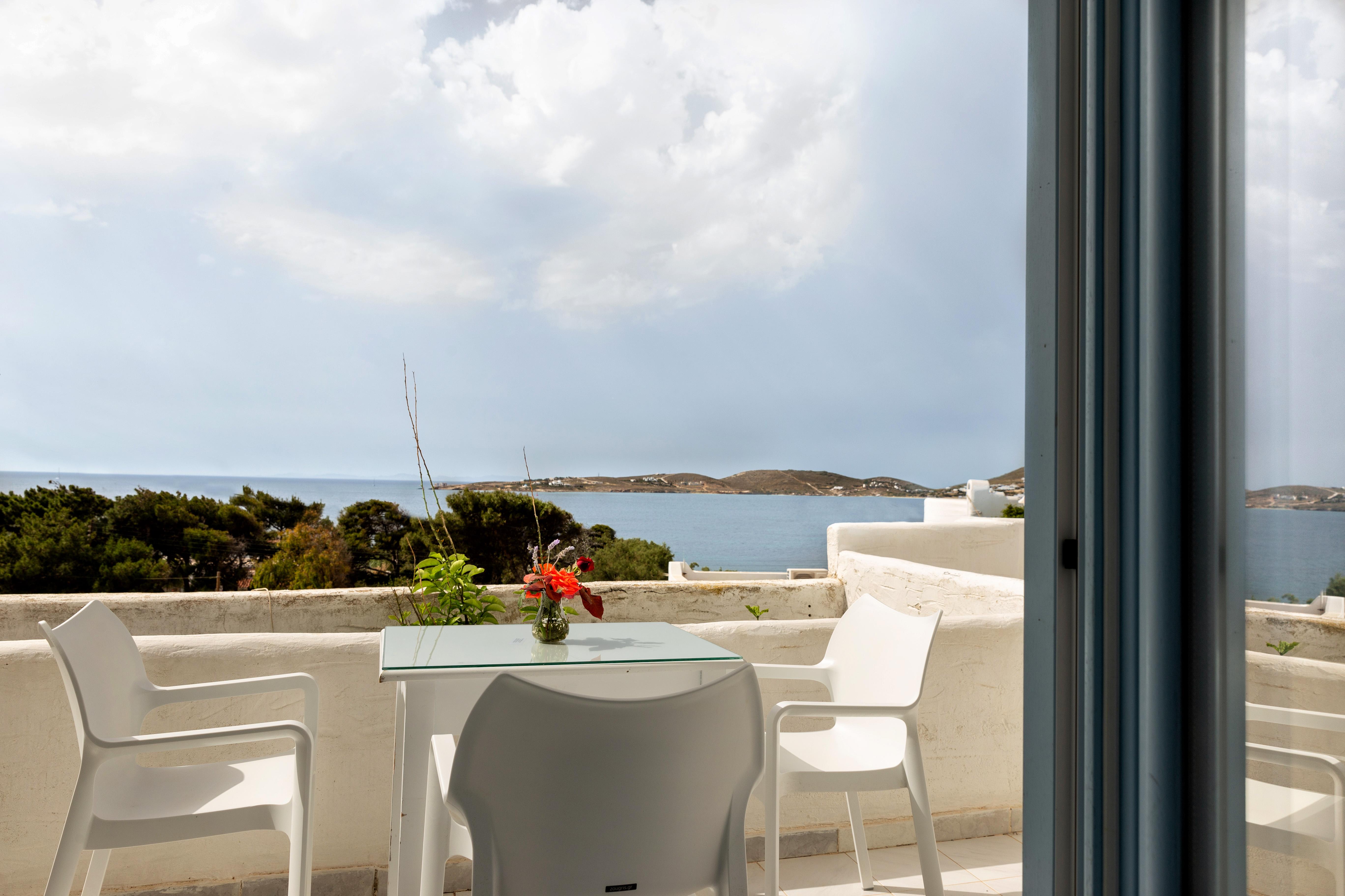 Stratos & Aparthotel Parikia (Paros)
