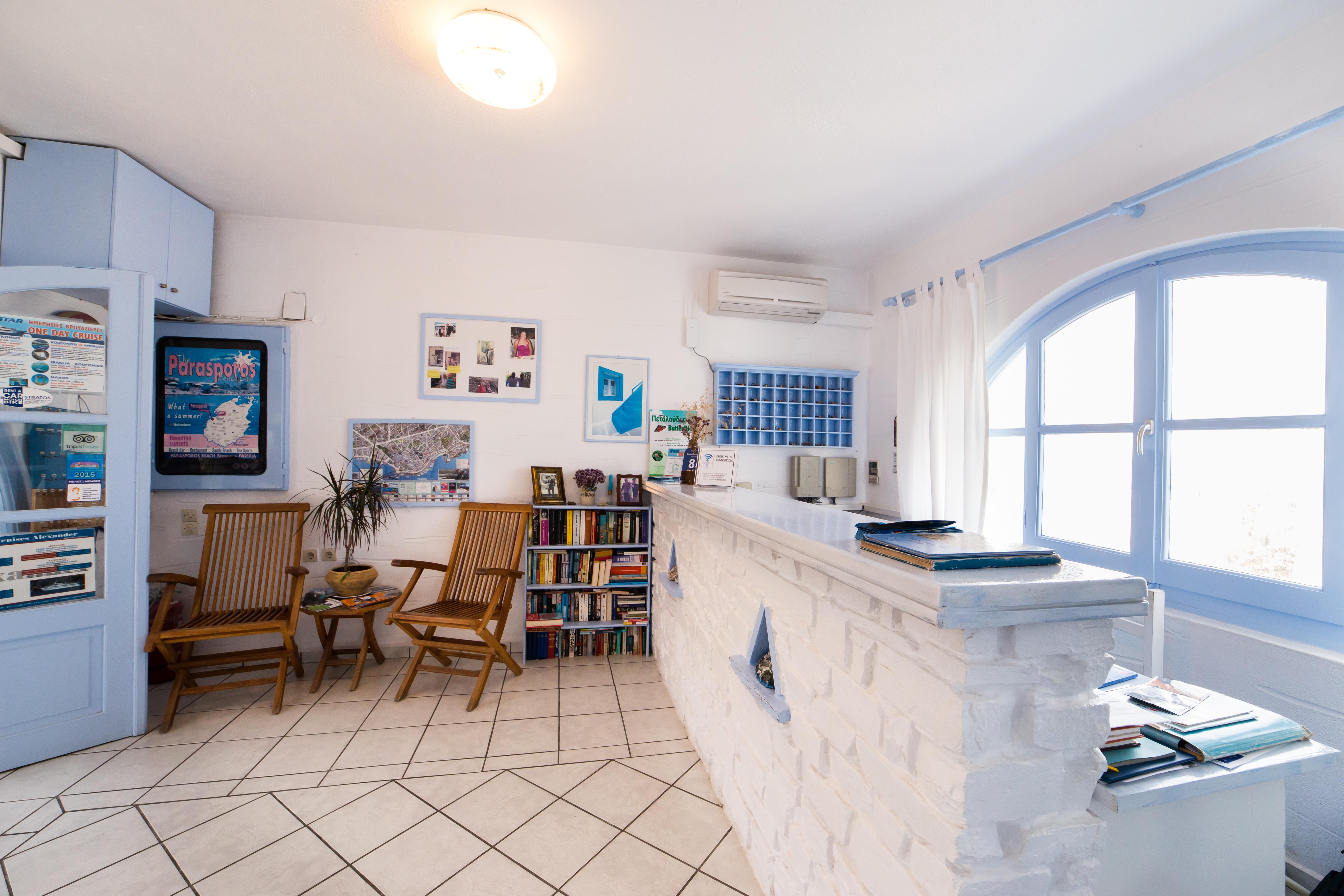 Aparthotel Stratos &