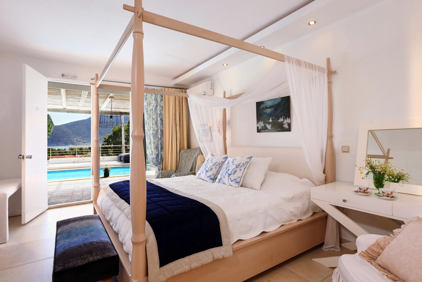 Mare Monte Small Boutique Chrysi Ammoudia