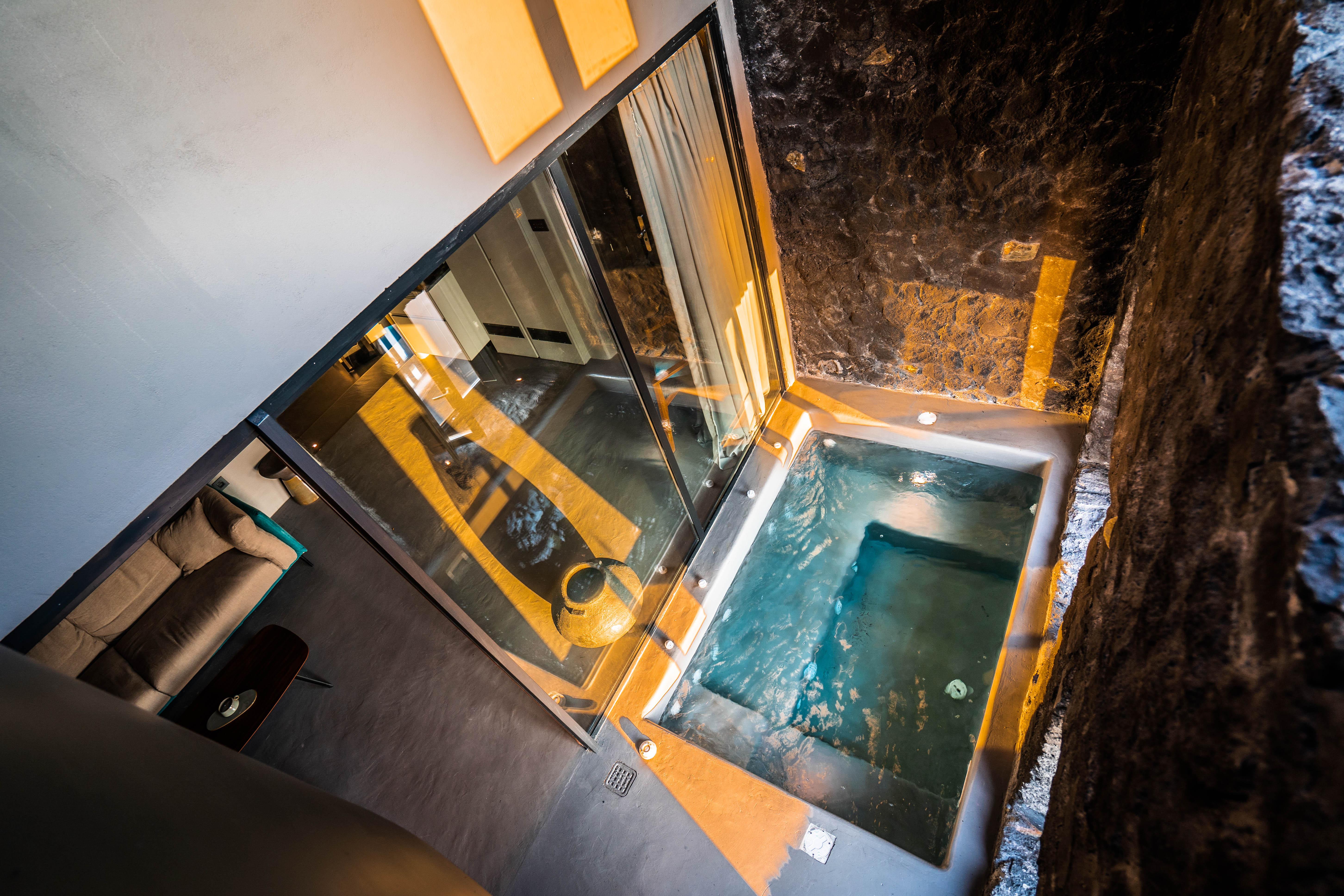 Hotel Kivotos Santorini 5*