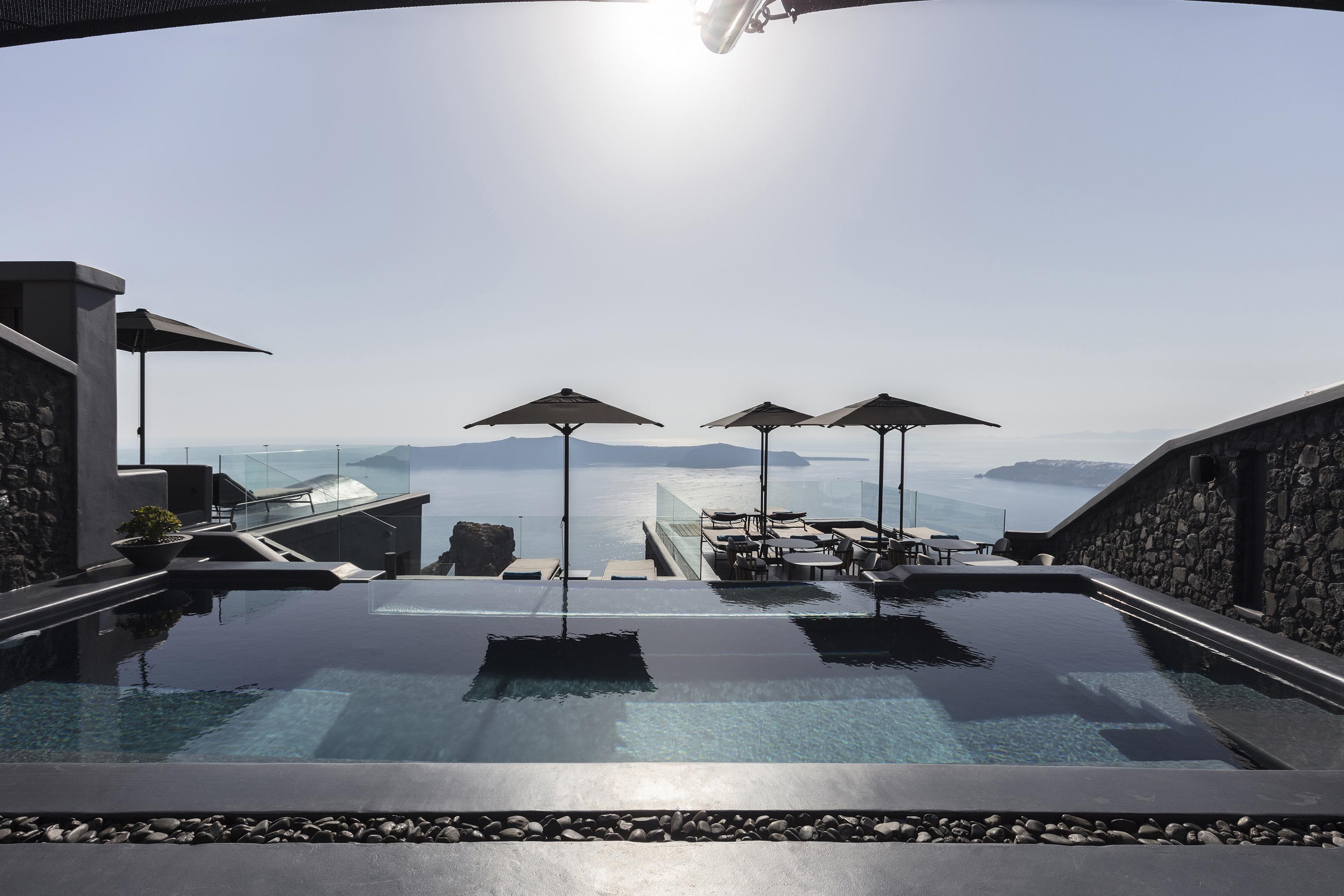 Hotel Kivotos Santorini 5*