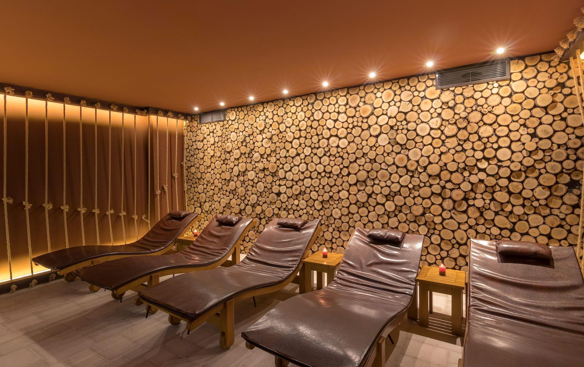 King Maron Wellness Hotel