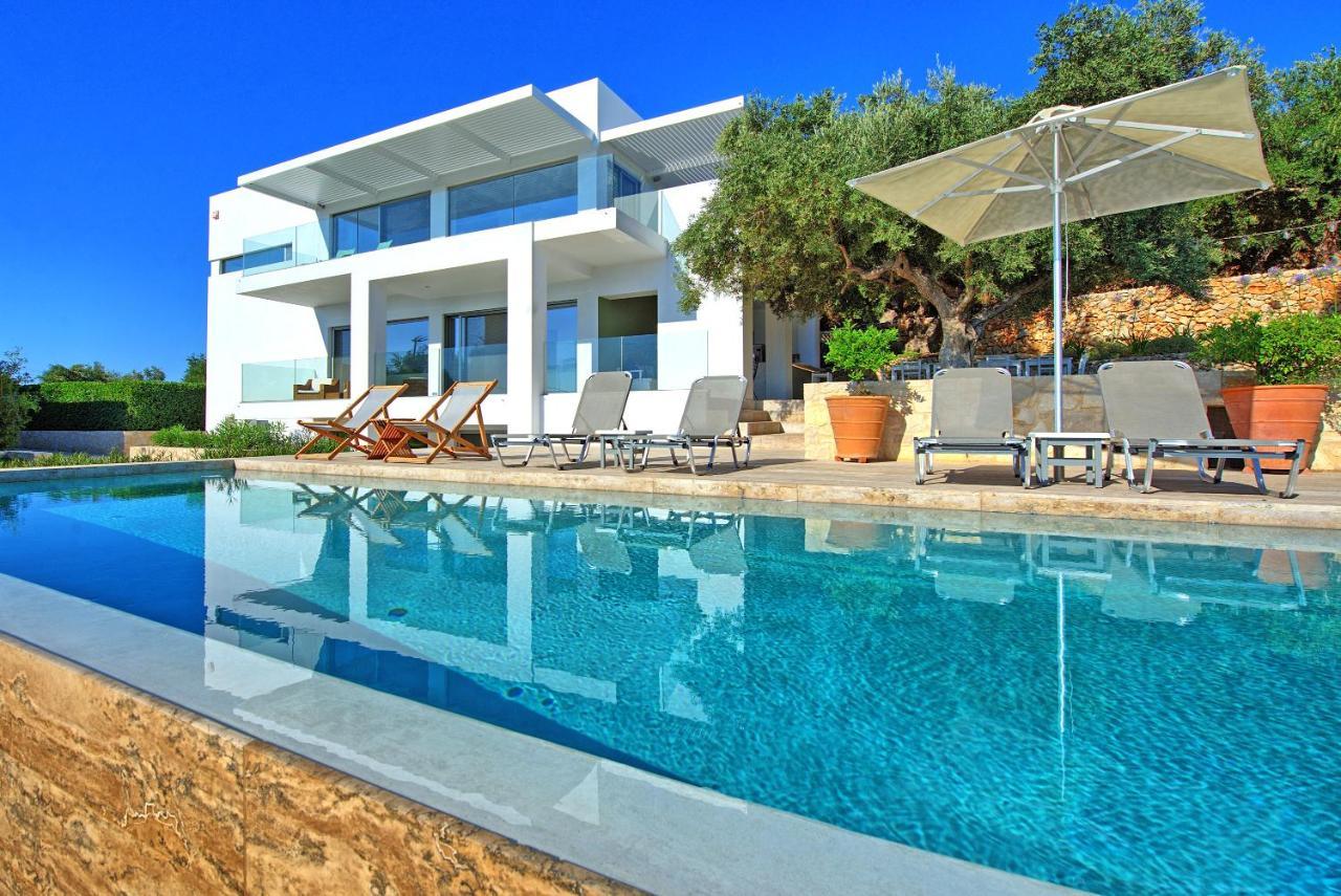 Villa Bluewhite - Luxury In Crete By Posarellivillas *