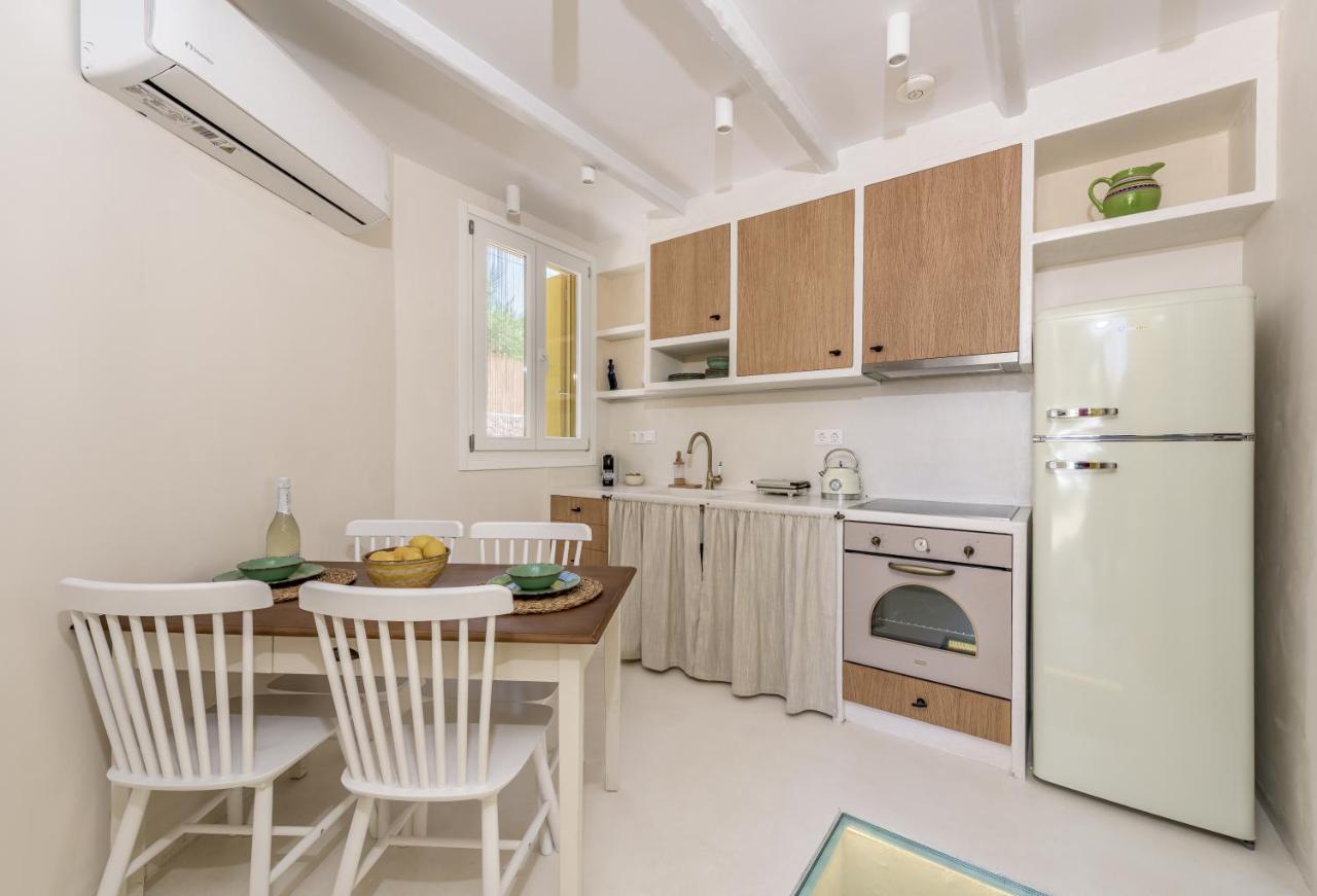 Klima Bay Beachfront Boutique Holiday home *
