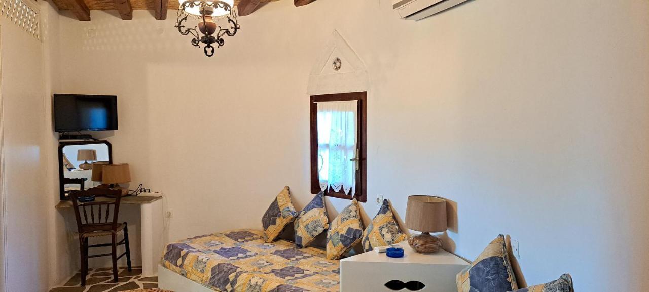Mantalena Skyros