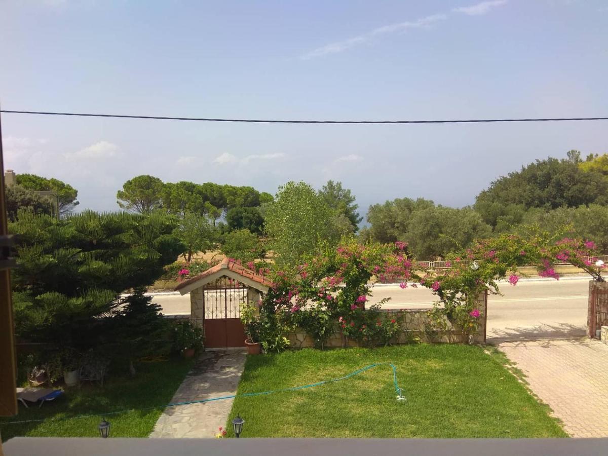 Lefki * Lakithra
