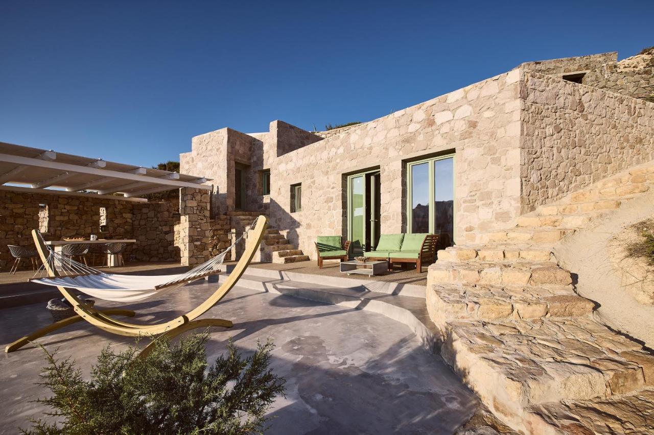 Ninos Villa Provatas