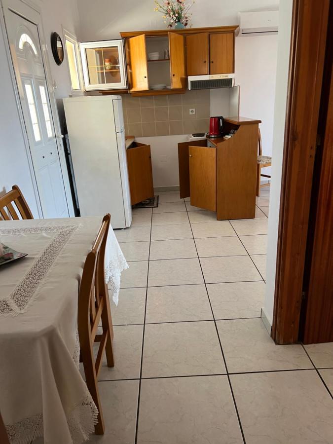 Magda. Apartment Agios Georgios Pagon