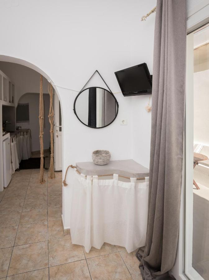 Eris Apartment Adamantas (Milos)