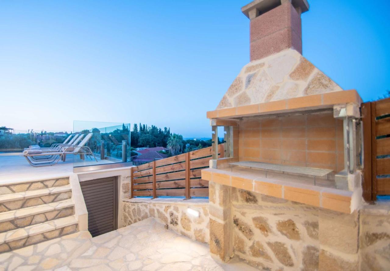 Lazai Villa Kato Yerakarion