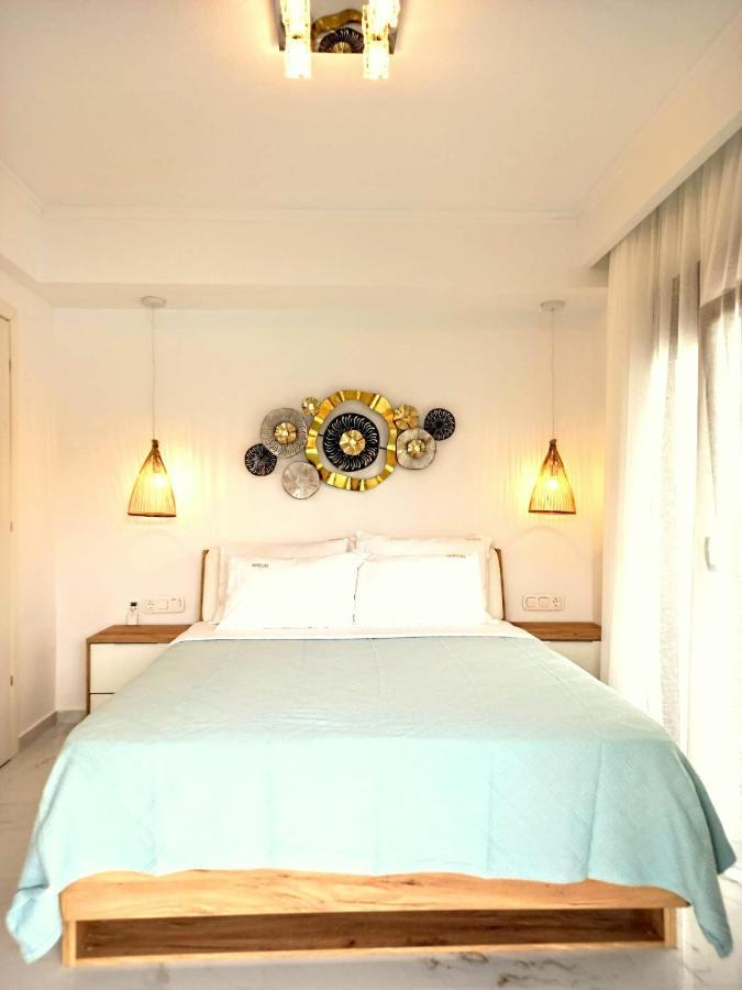 Lux Sea Front Avra Apartment *