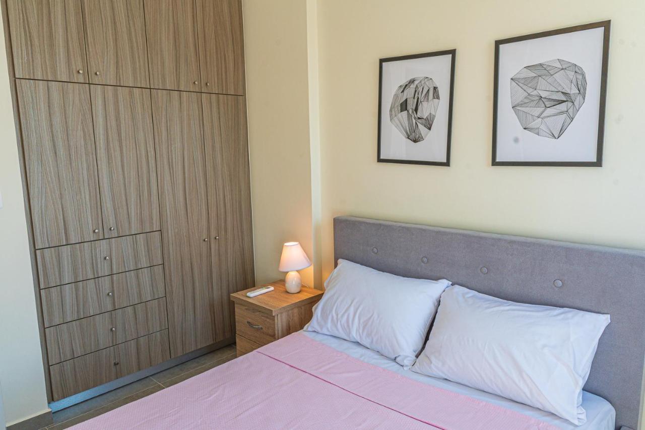 Villa Modern, Cheerful & Dream Catching In Corinth *