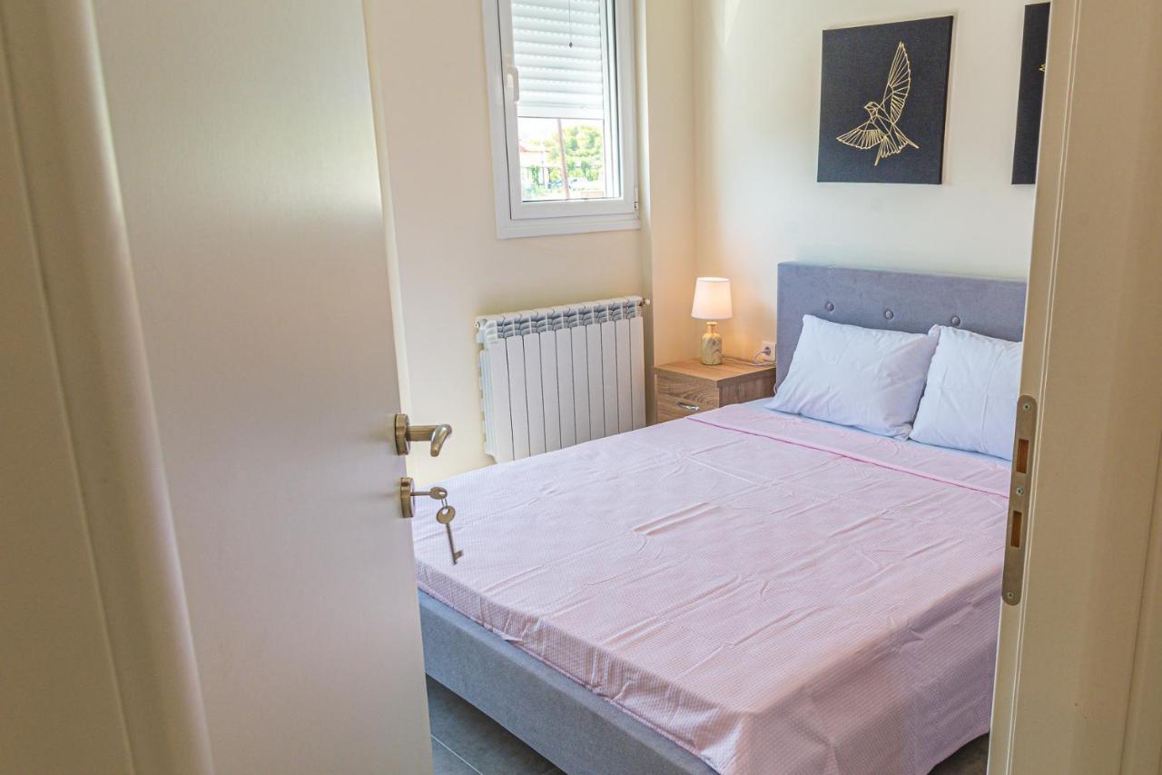 Villa Modern, Cheerful & Dream Catching In Corinth