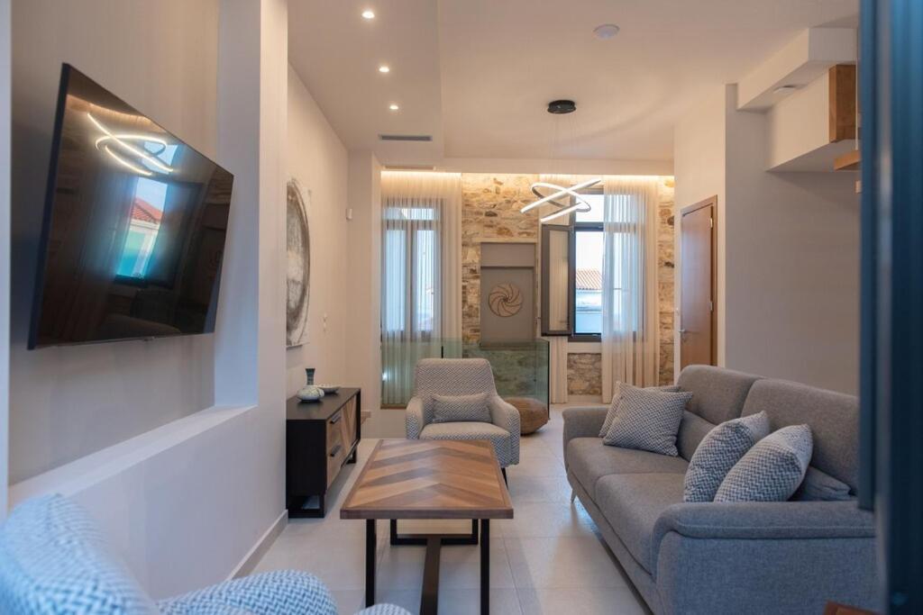Samos - Renovated Stone With Private Pool- 2 Min From The Sea! * Agios Konstantinos (Samos)