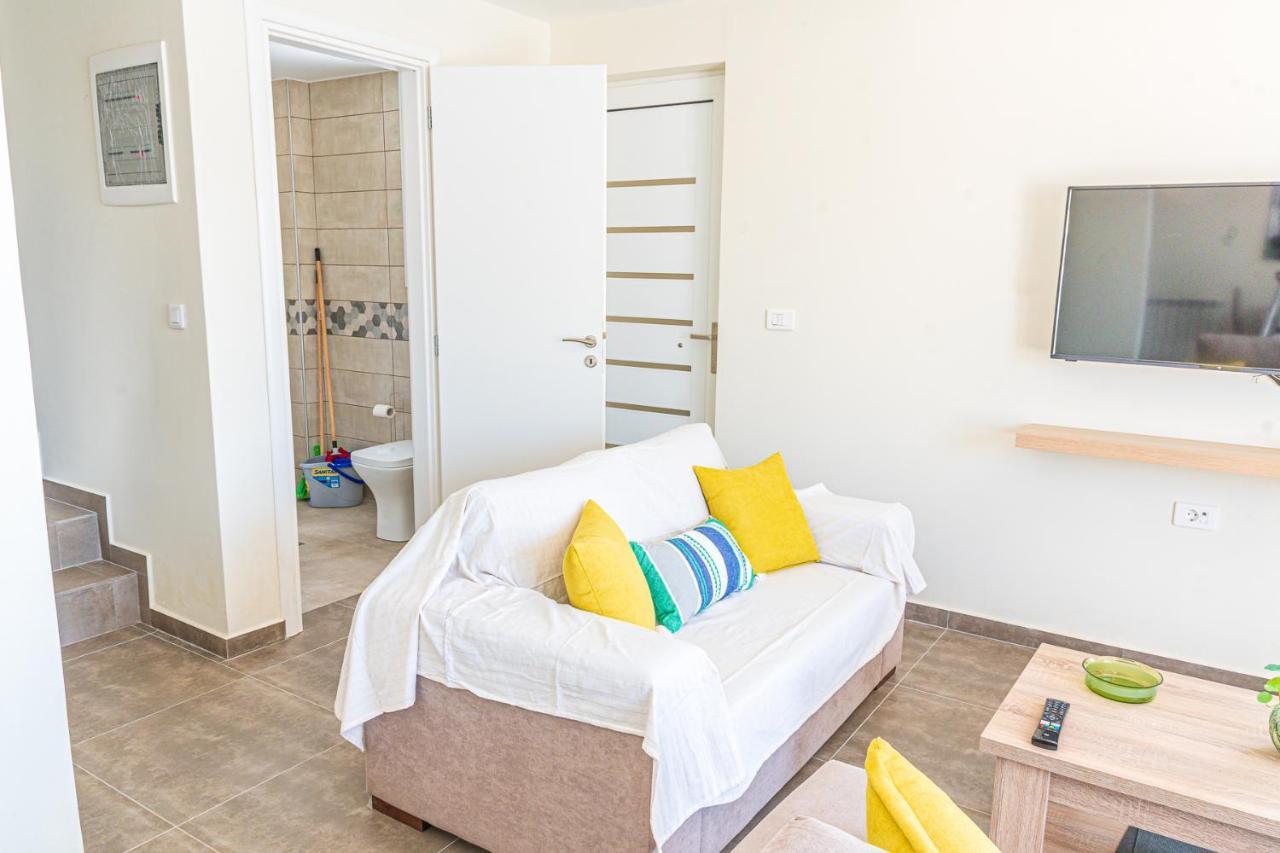 Villa Modern, Cheerful & Dream Catching In Corinth