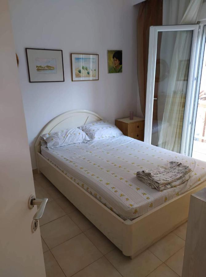 Apartment Wonderful And Cozy 50m From The Sea Neo Epivates