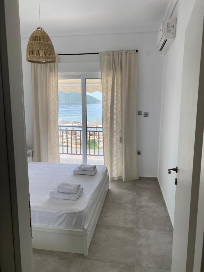 Apartment Seafront Nea Peramos (Macedonia)