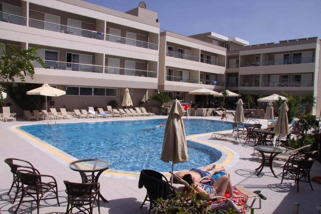 Agela & Aparthotel 3*