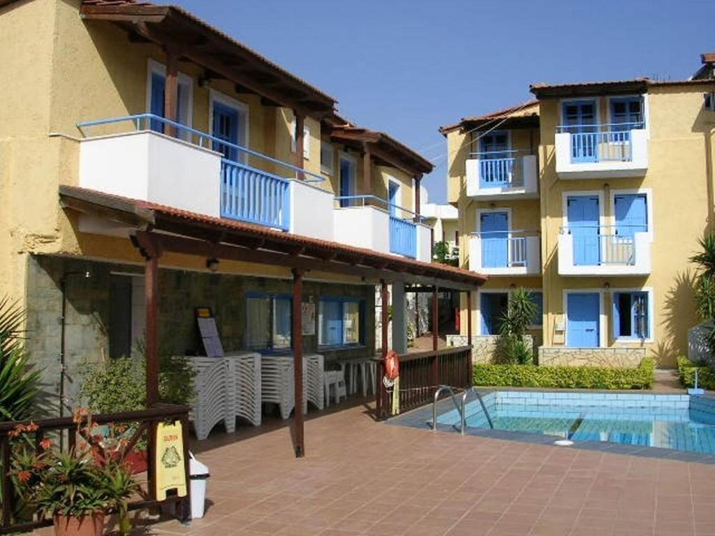 Mareva Hersonissos (Crete)