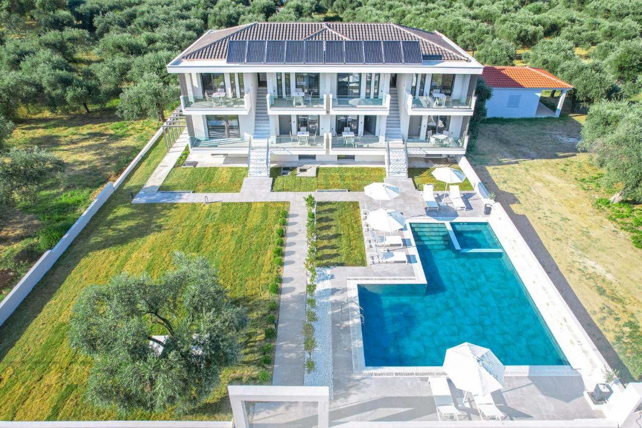 Olia - Luxury