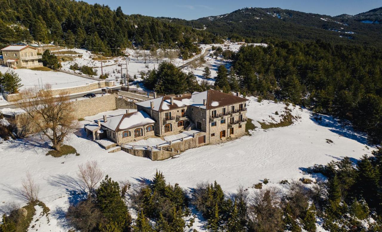 Karyatis Hotel 3*
