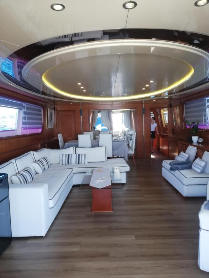 Falcon Superyacht 100ft Athens