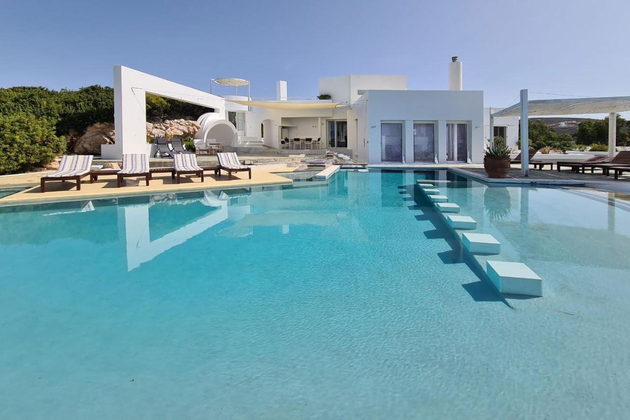 Villa The *