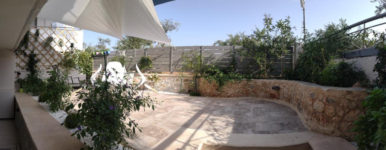 Irida Aparthotel *