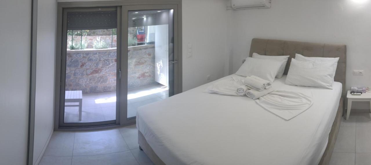 Aparthotel Irida *