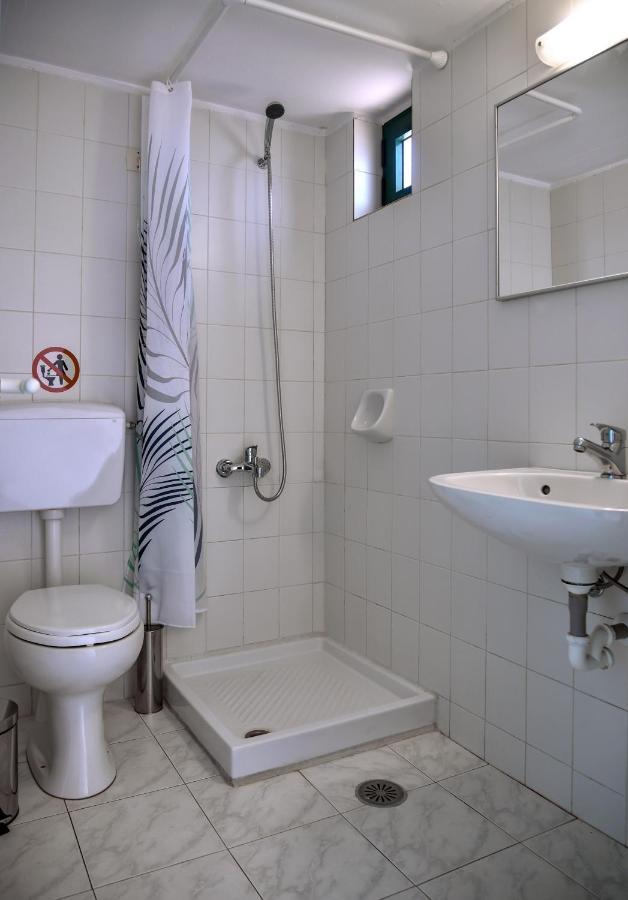 Maria Apts Aparthotel