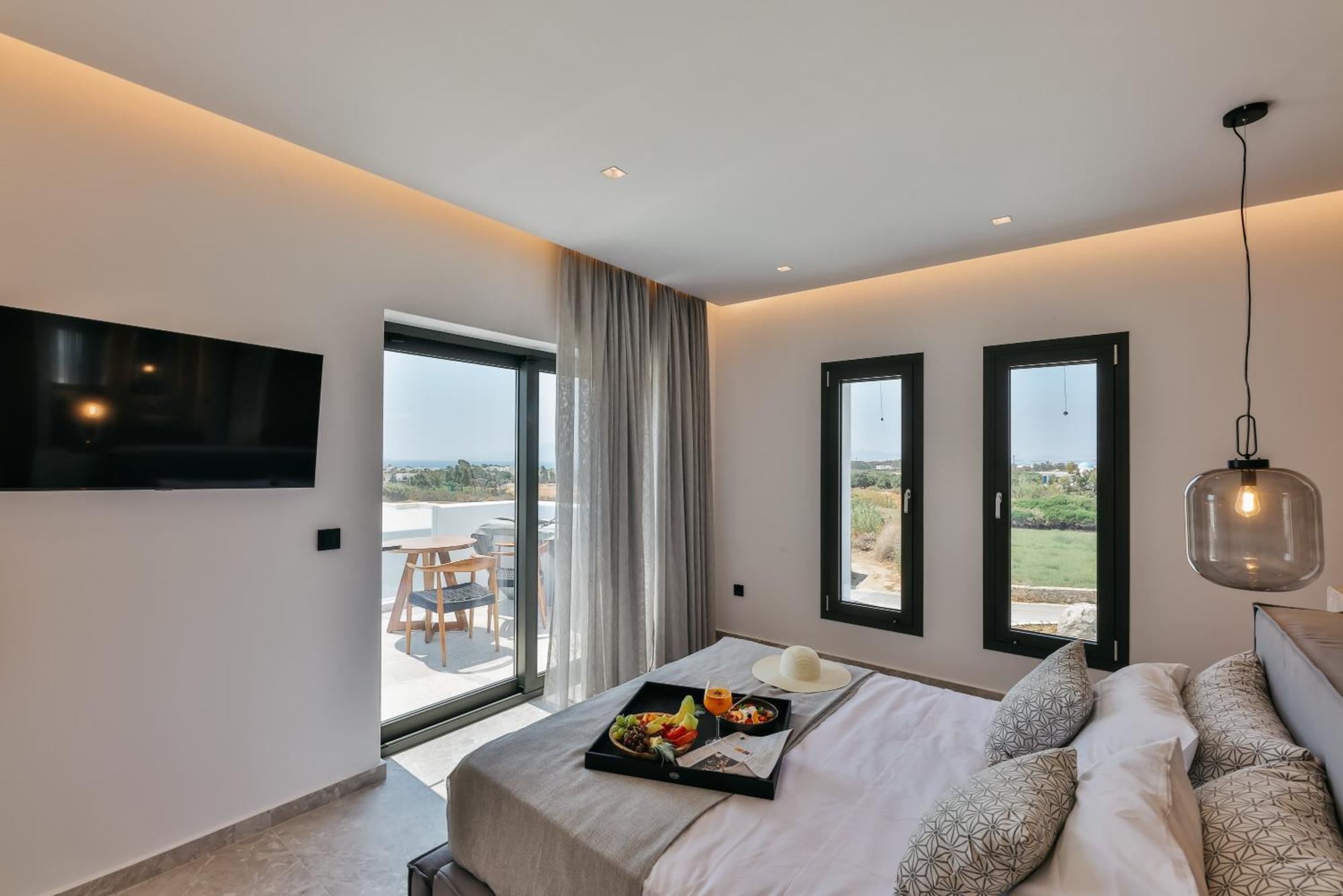 Milestones Naxos Maragkas