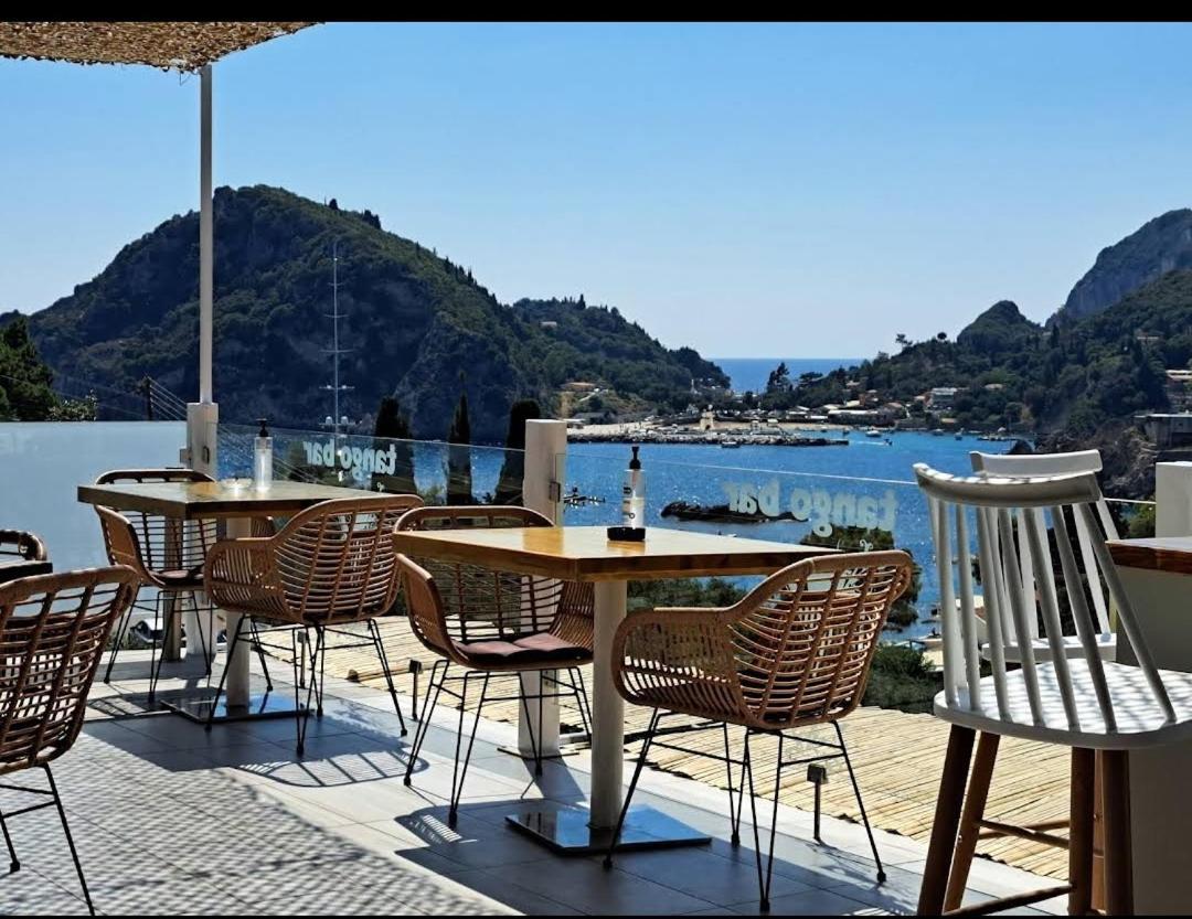 Tango Paleokastritsa