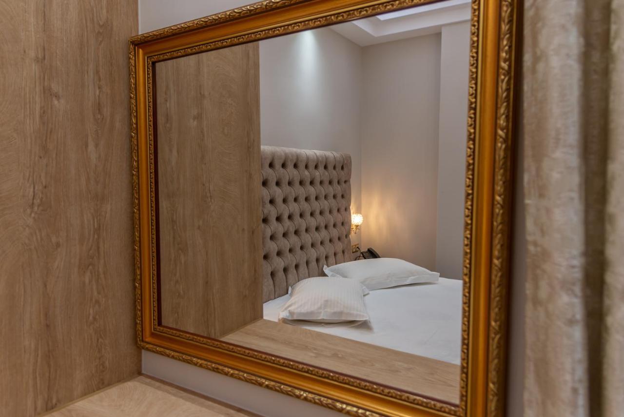 Agora Luxury Boutique 3*
