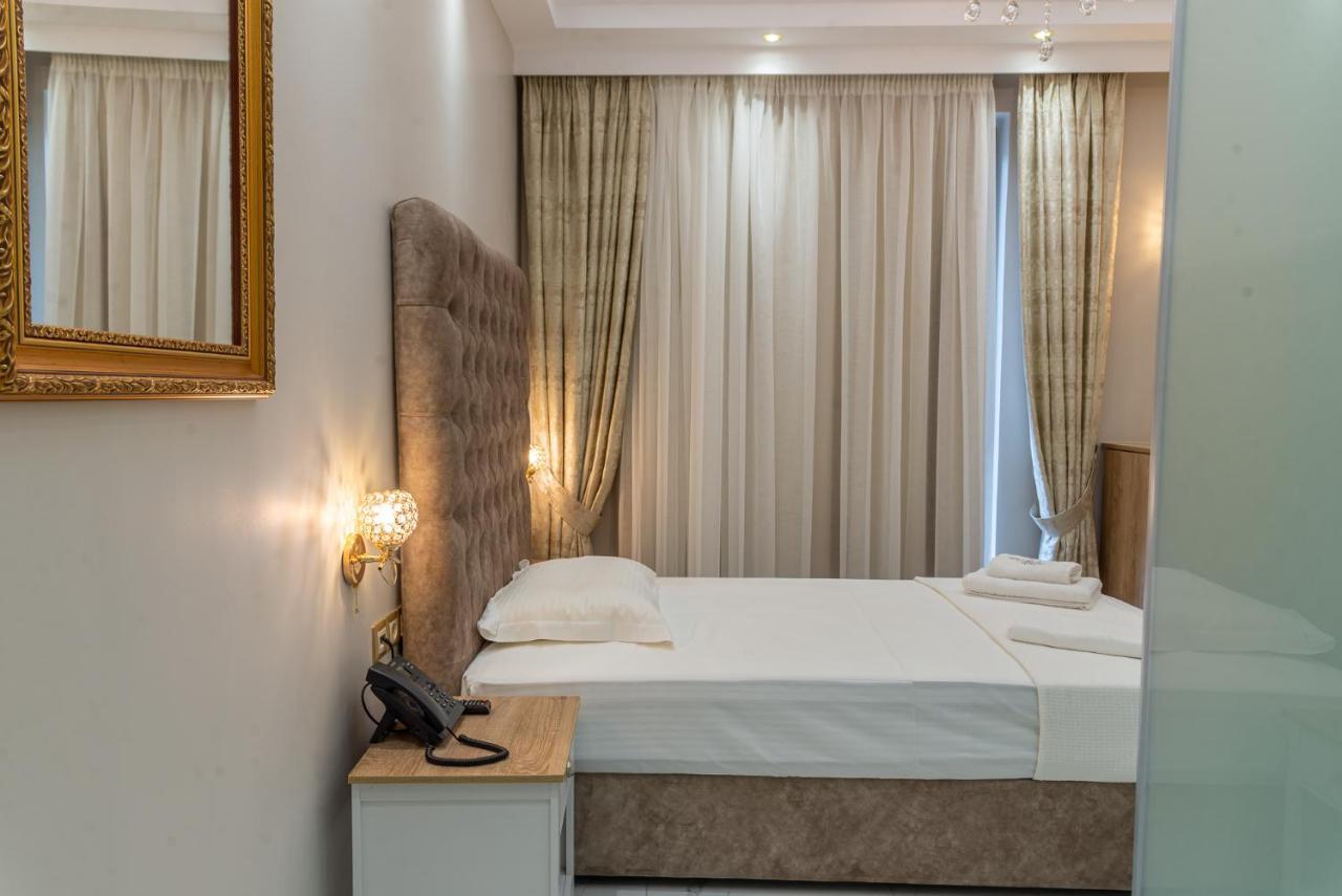 Agora Luxury Boutique 3*