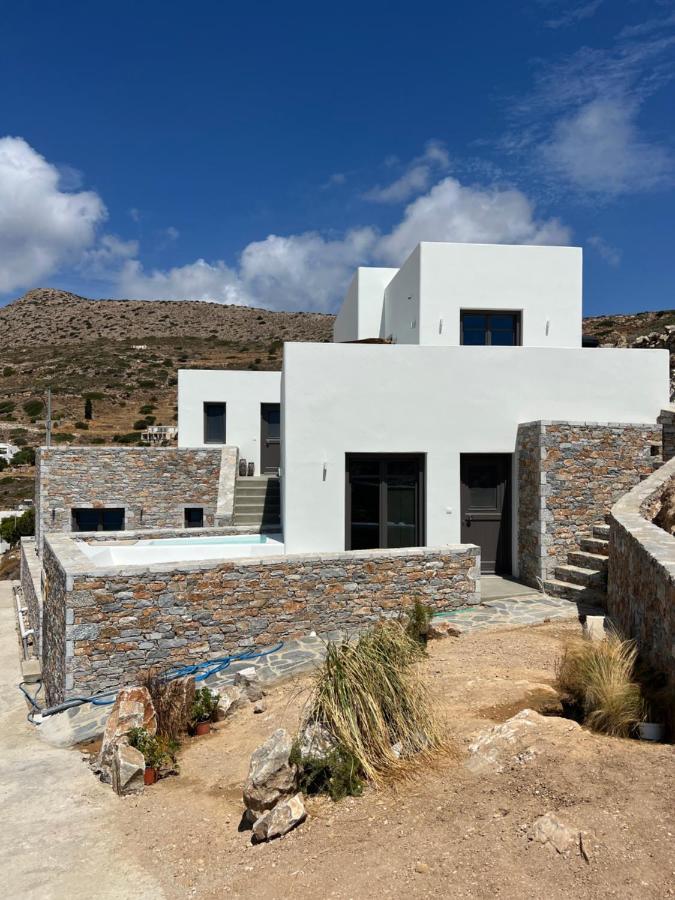Zetine Sikinos