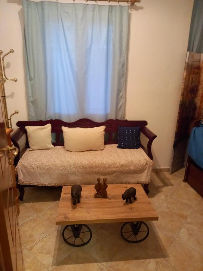 Holiday home κυκλαδίτικη στην παραλία αντώνηδες, κύθνου Kythnos