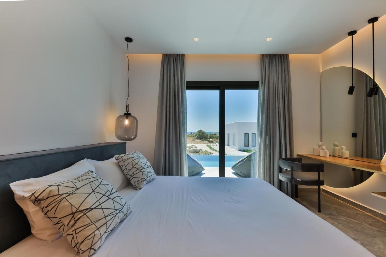 Milestones Naxos Maragkas