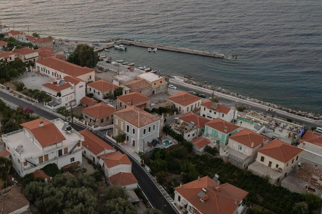 Samos - Renovated Stone With Private Pool- 2 Min From The Sea! Villa