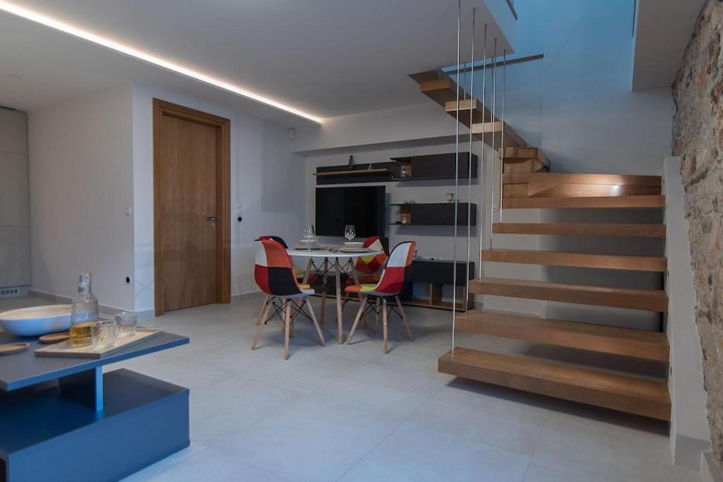 Samos - Renovated Stone With Private Pool- 2 Min From The Sea!