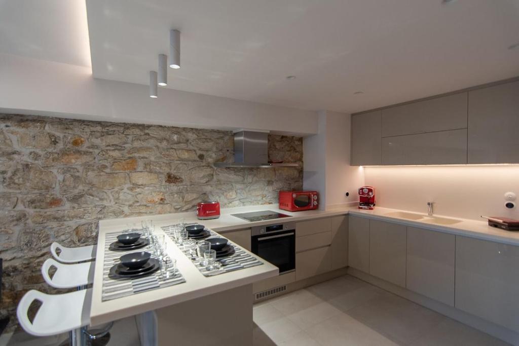Samos - Renovated Stone With Private Pool- 2 Min From The Sea!