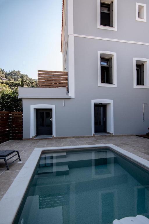 Villa Samos - Renovated Stone With Private Pool- 2 Min From The Sea!