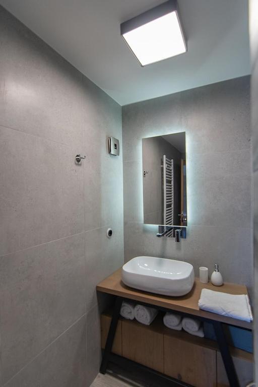 Villa Samos - Renovated Stone With Private Pool- 2 Min From The Sea!