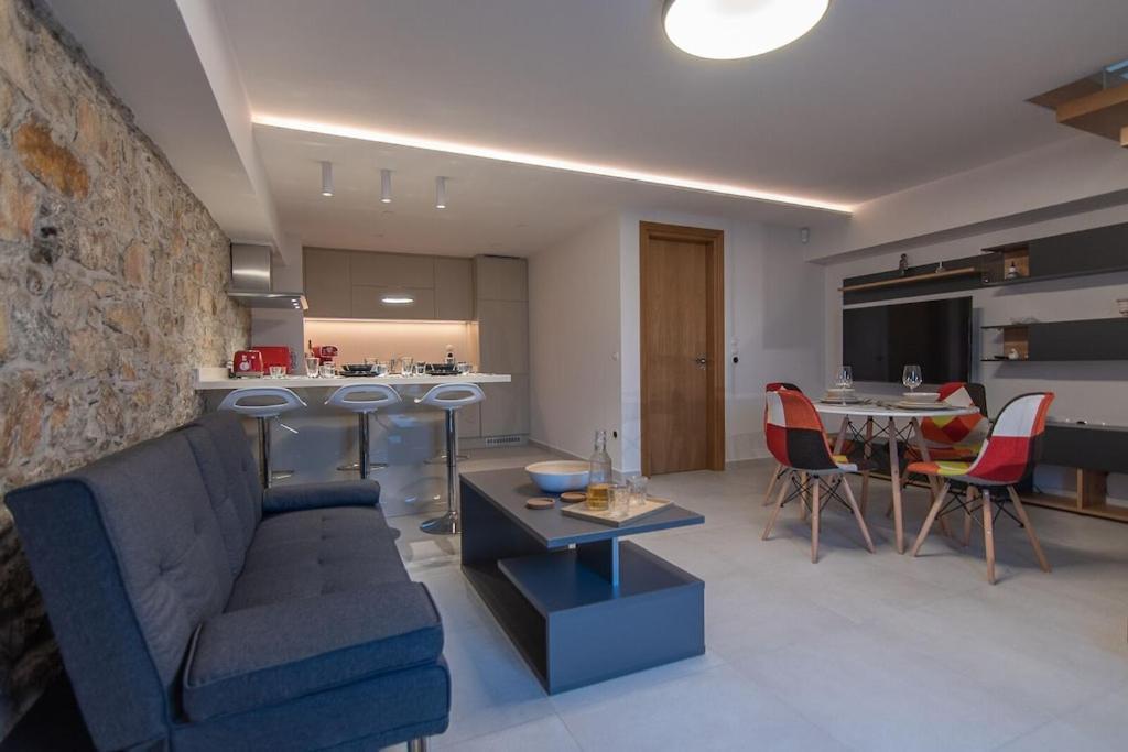 Samos - Renovated Stone With Private Pool- 2 Min From The Sea! *