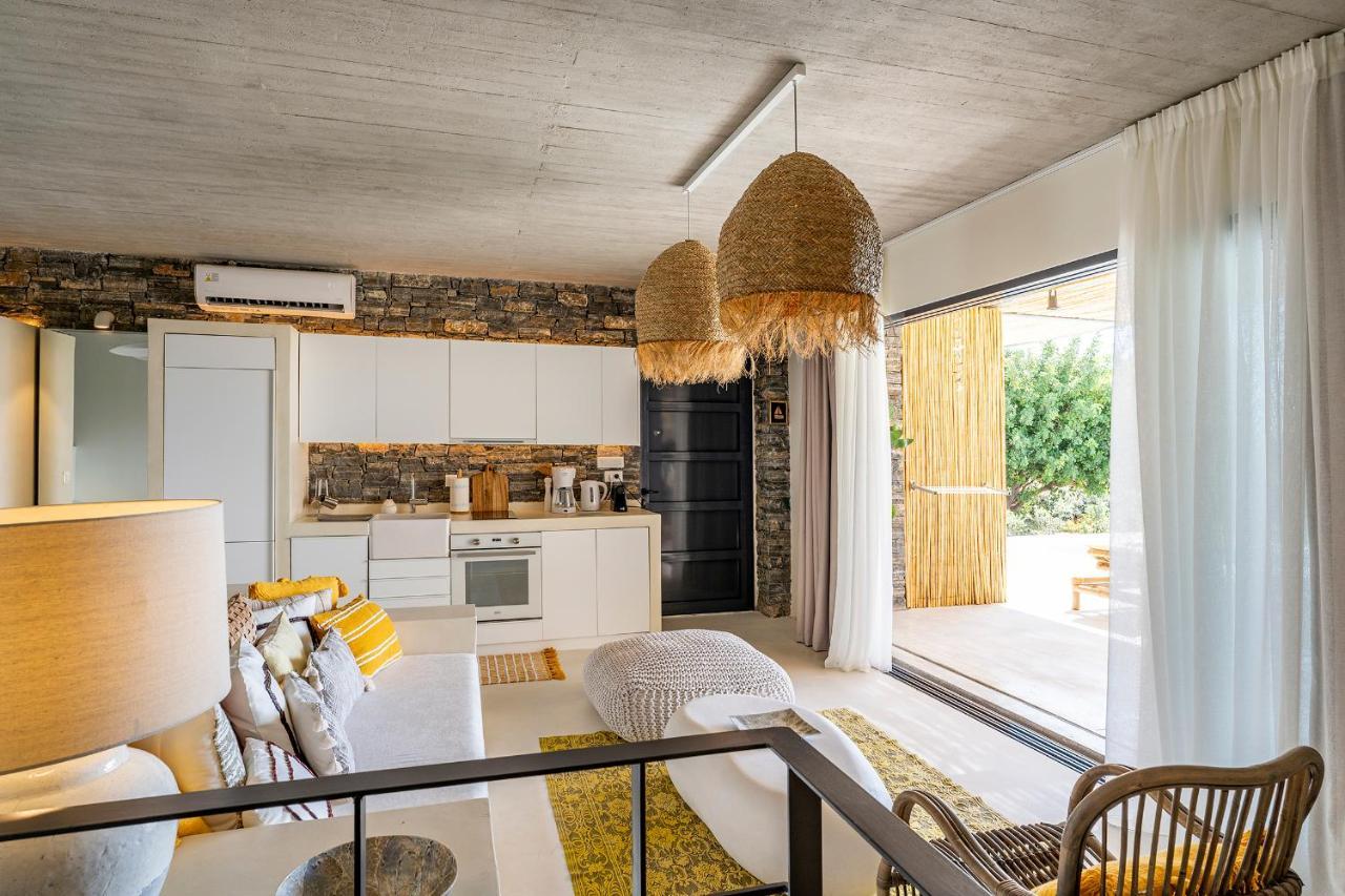 Akra Grammeno Beachfront Apartment