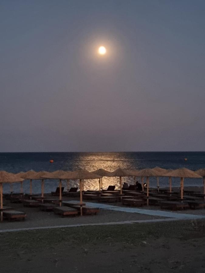 12 Senses Sea View Aparthotel