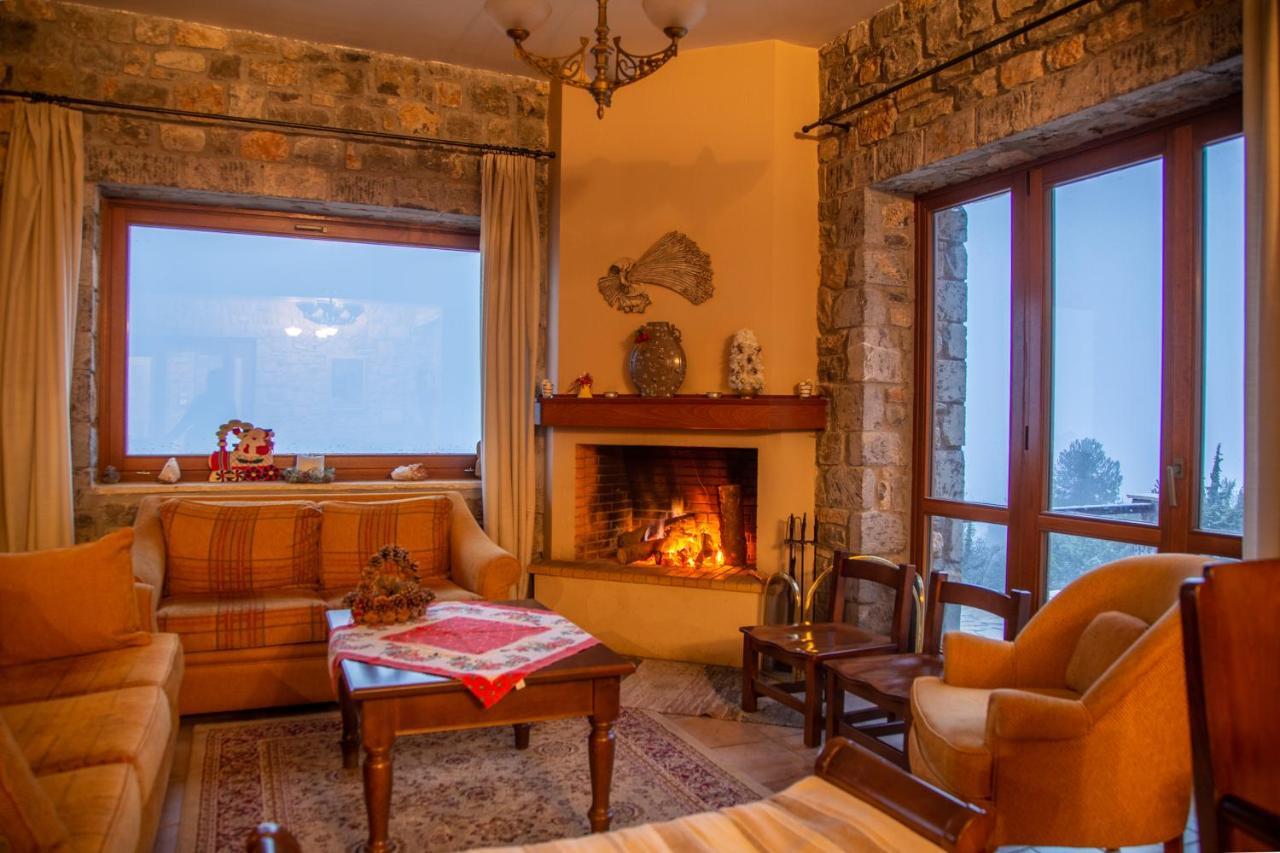 Hotel Karyatis