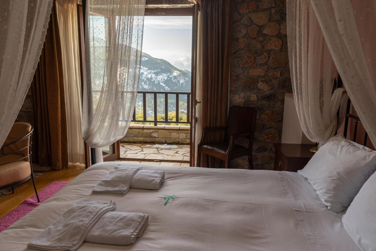 Karyatis Hotel 3*